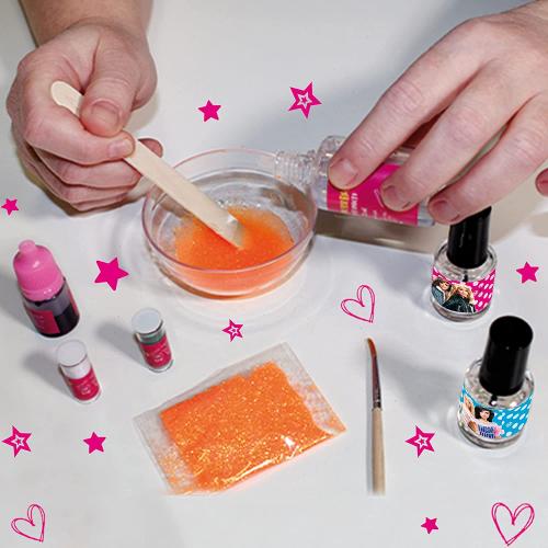 BARBIE NAIL ART COLOUR CHANGE SET UNGHIE SMALTI CAMBIA COLORE