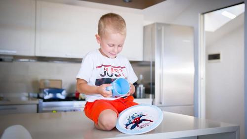 SET PRANZO SPIDERMAN CON PIATTO PIANO + BICCHIERE