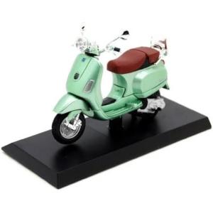 VESPA LXV 2013 VERDE IN SCALA 1:18