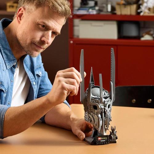 LEGO ICONS IL SIGNORE DEGLI ANELLI: ELMO DI SAURON 