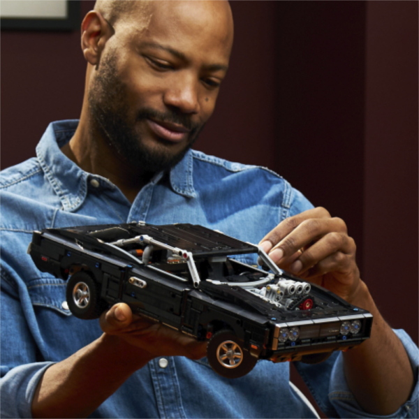 LEGO TECHNIC AUTO DODGE CHARGER R/T FAST AND FURIOUS