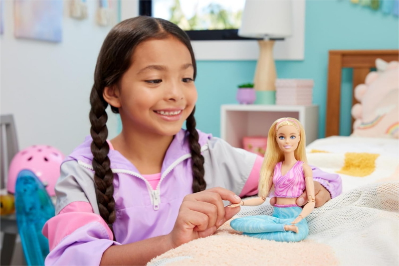 BARBIE BAMBOLA SNODATA MADE TO MOVE DOLL YOGA