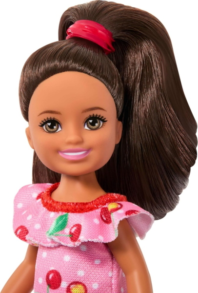 BARBIE FAMILY & FRIENDS CHELSEA CAPELLI CASTANI CON VESTITO CILIEGIE