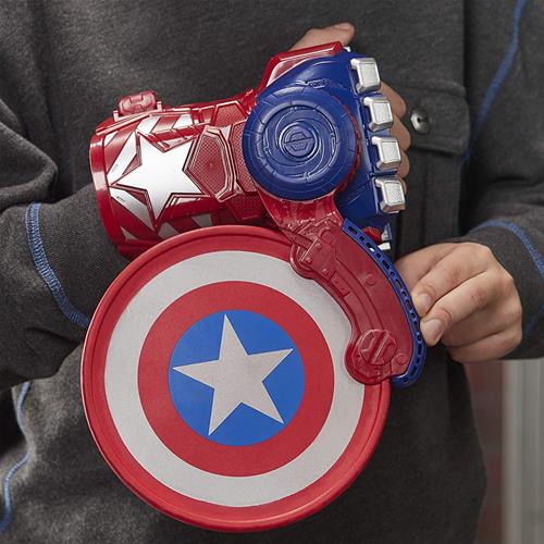 AVENGERS CAPTAIN AMERICA BLAST POWER MOVES SCUDO