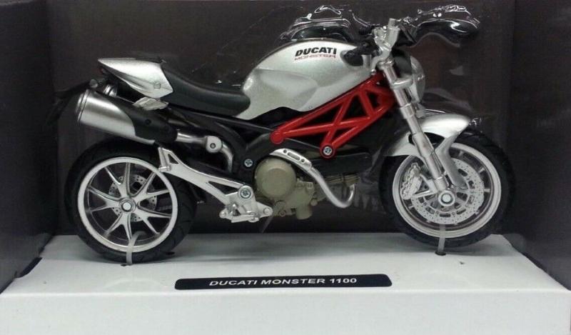 Prodotto NWR 44023.GR MOTO DUCATI MONSTER NEW 1100 1 12 GRIGIO NEWRAY