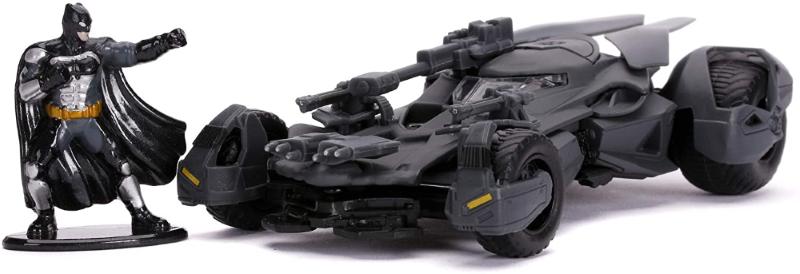 MODELLINO DIE CAST IN SCALA 1:32 - JUSTICE LEAGUE BATMOBILE E BATMAN